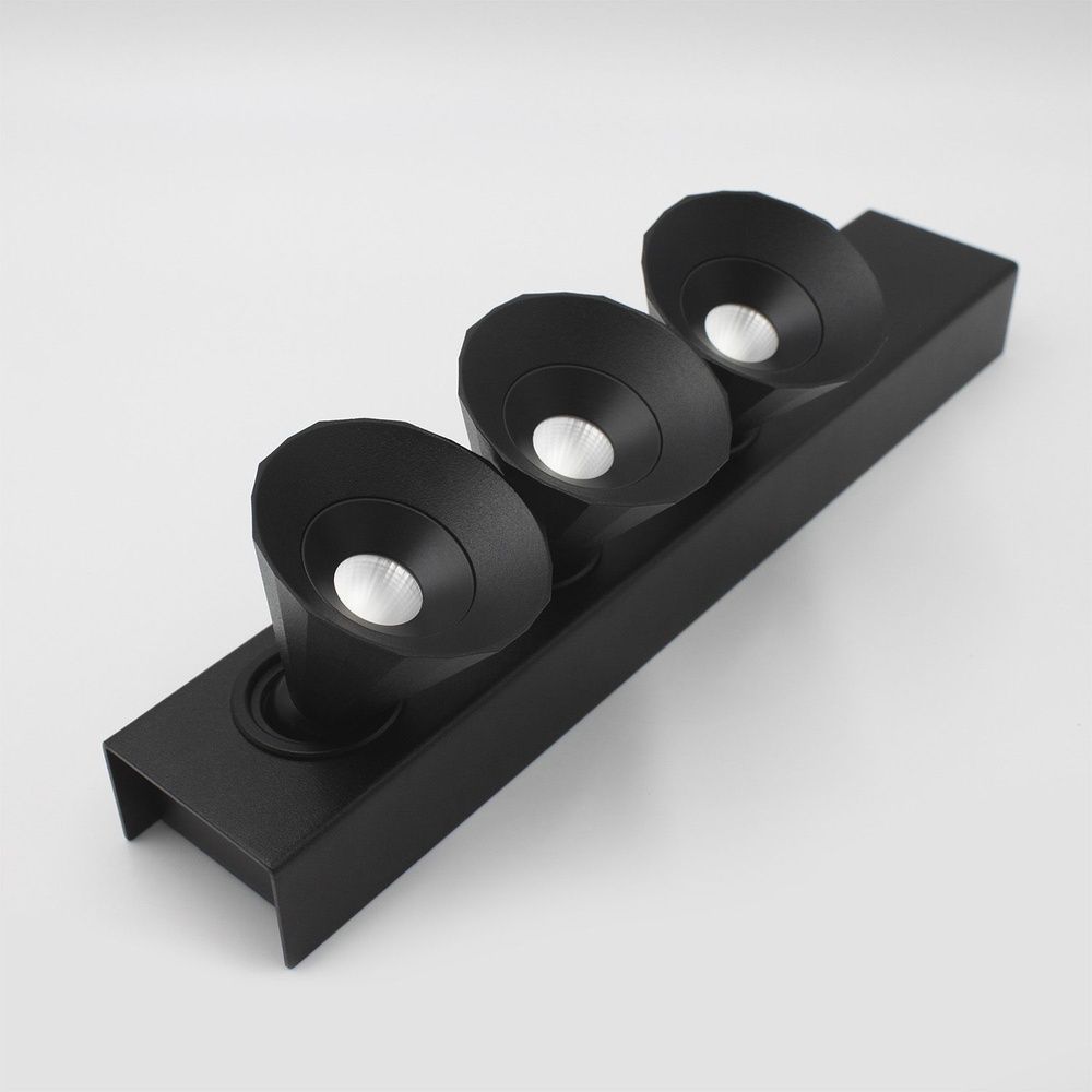 Surface-mounted Skarlat RSLC74131-3 3&times;7W BK 3000K s1695402 photo