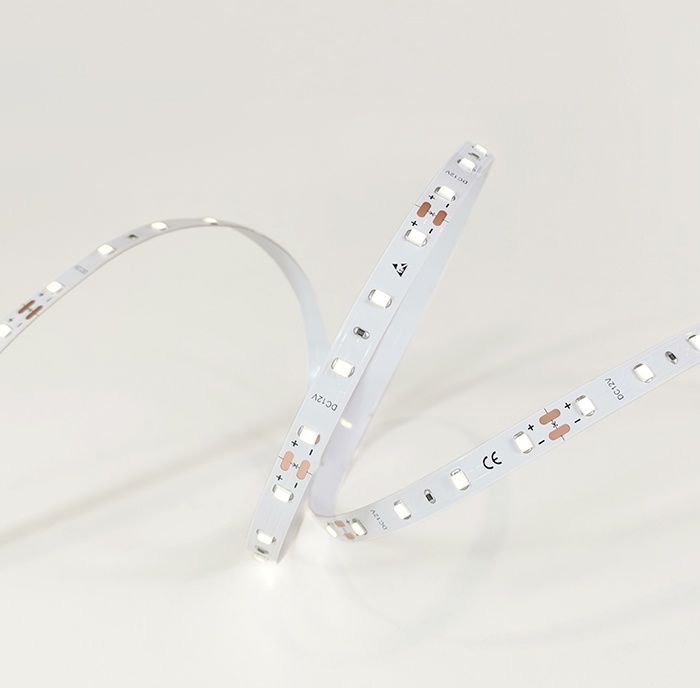 Світлодіодна стрічка Ustrip LED80-H2835-W30-24V-12W-Ra80 теплий білий a000019 фото