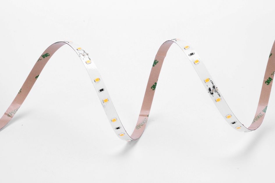 Світлодіодна стрічка Ustrip LED80-H2835-W30-24V-12W-Ra80 теплий білий a000019 фото
